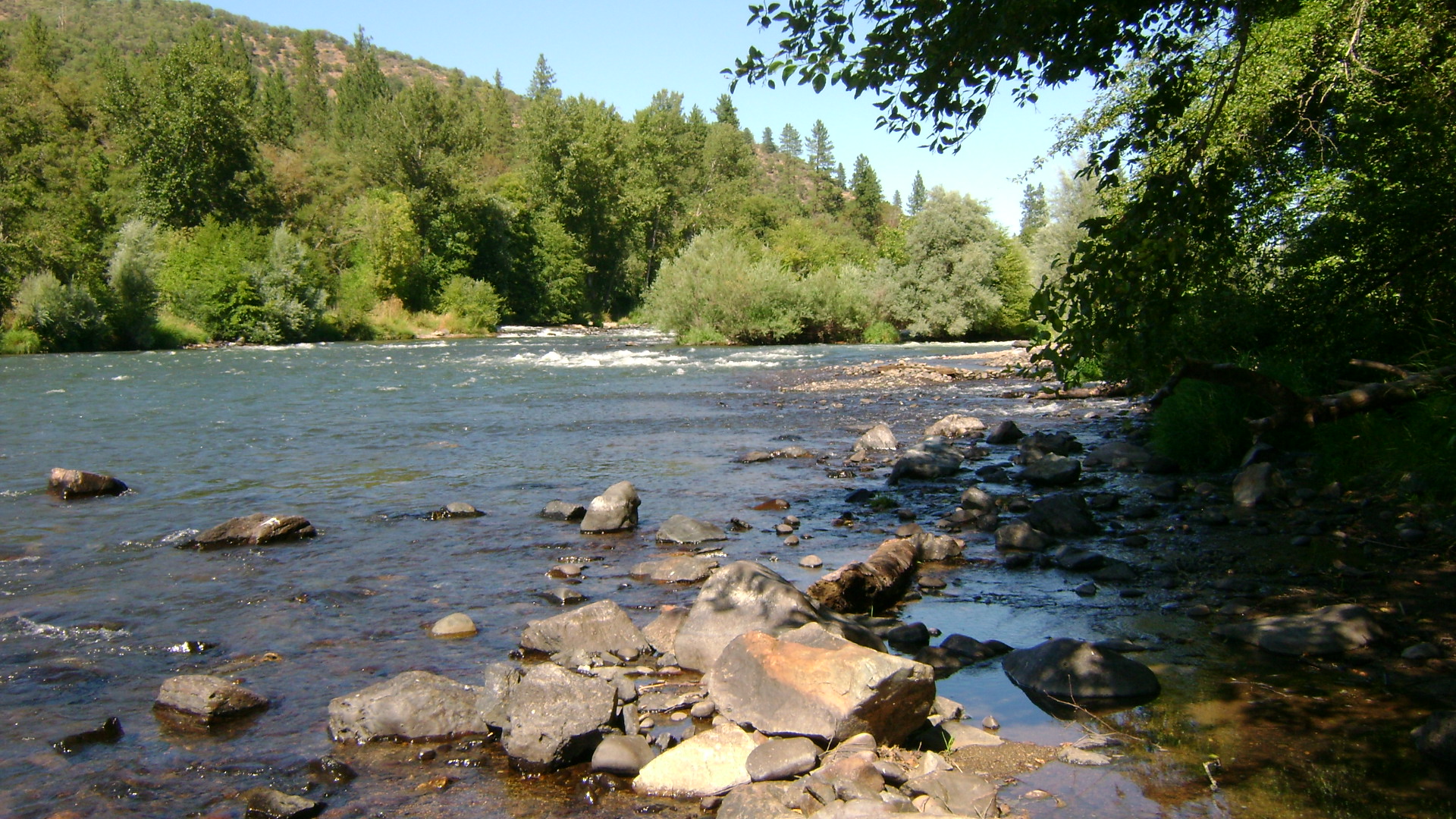  gold dredging opportunities on the Rogue River in southern Oregon