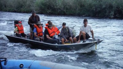 Raft transfer across river